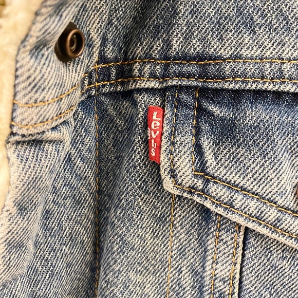 Levi's Original Sherpa Trucker Jacket - Picture 3 of 7